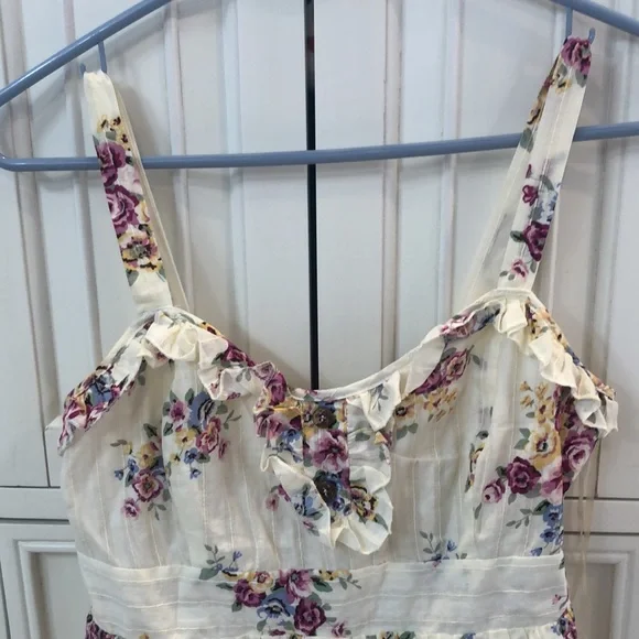 EUC Charlotte Russe Cream Flower Dress - Picture 2 of 6